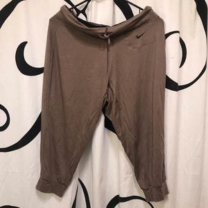 Nike Cropped Joggers